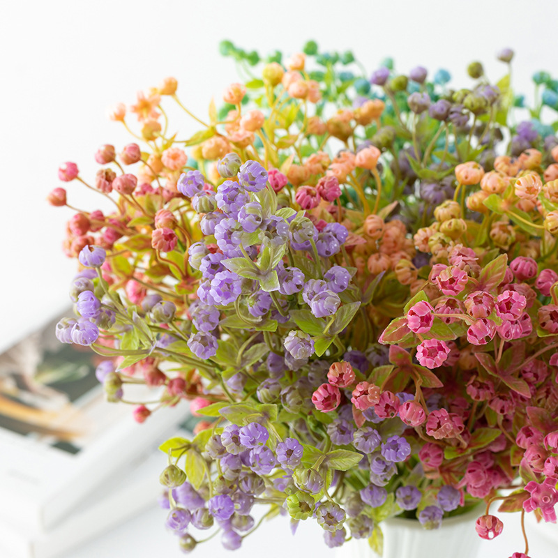 Wholesale of simulated 5-fork plastic baby's breath artificial flowers, outdoor green garden plants, artificial bowl flowers and grass Application Scenario