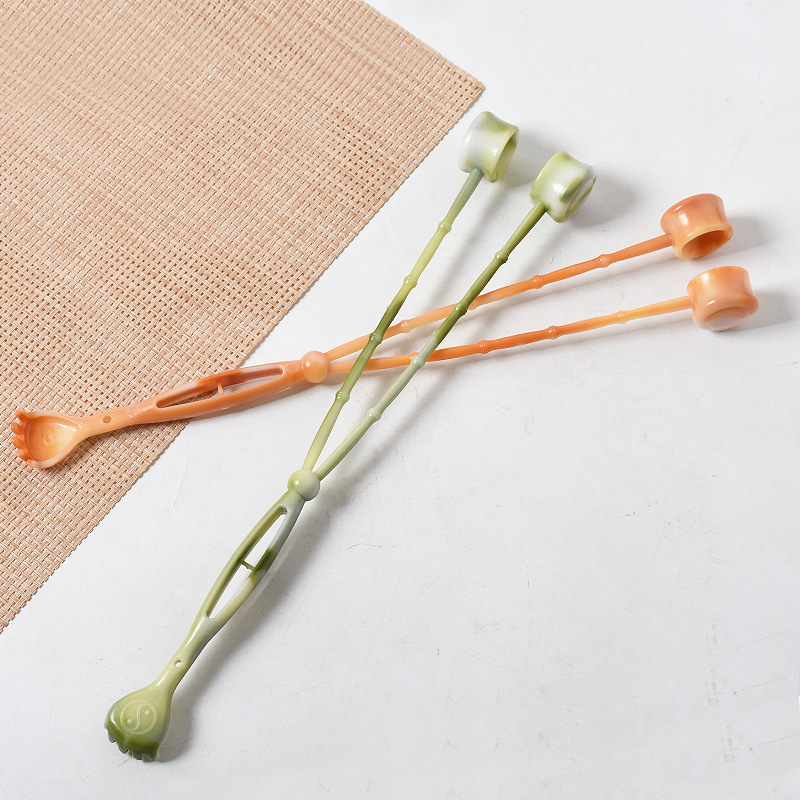 This dual-effect scratch-scratching massage is a powerful tool for tapping and massaging the back, as well as for the shoulder, neck and waist Application Scenario