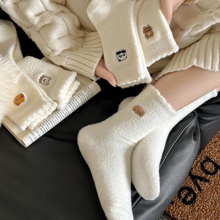 24 New autumn and winter thickened, warm and cute Korean cartoon animal sleep pile soft floor socks Specification image