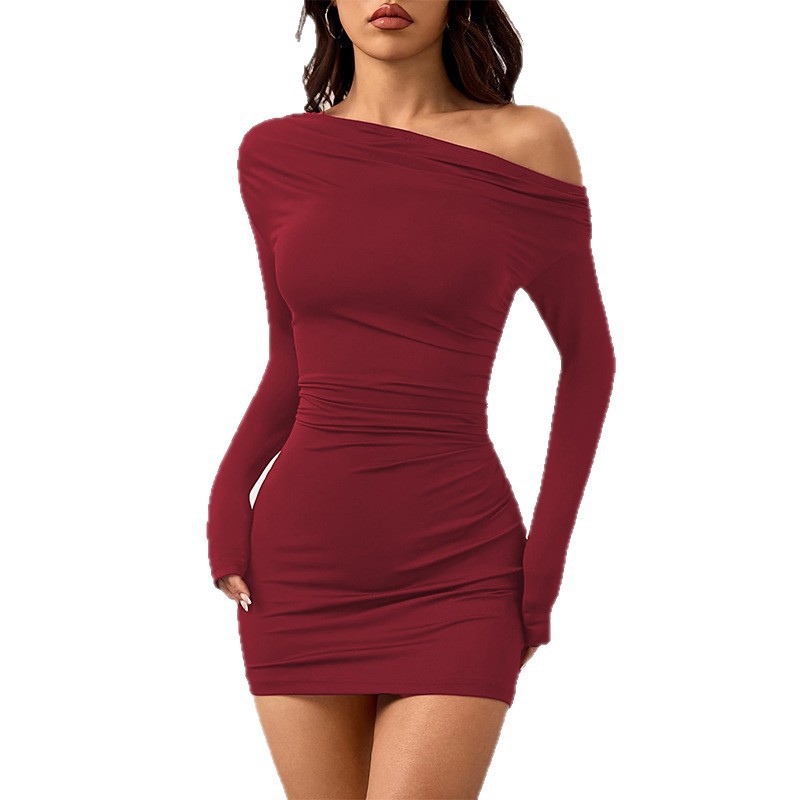 Amazon's new autumn collection of European and American women's clothing features a solid color, sexy and slimming off-the-shoulder collar pleated dress Item Picture