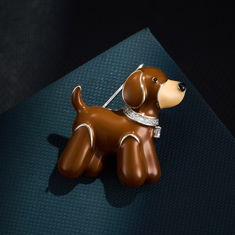 Original design, light luxury red enamel little dog brooch, copper alloy, real gold electroplating, three-dimensional cute and adorable dog pin brooch Application Scenario