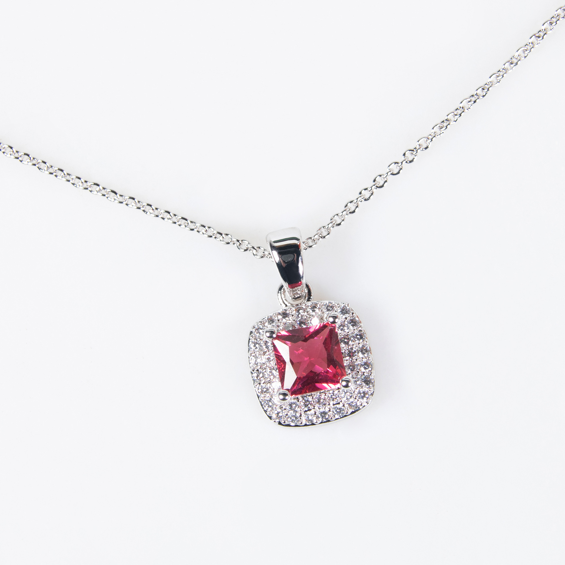 Bright and elegant Zircon earrings necklace, women's simple, fashionable, individual and luxurious pendant, fashionable collarbone chain necklace wholesale LJT6215 Getisa Zircon necklace Jewelry, banquet dress accessories Application Scenario