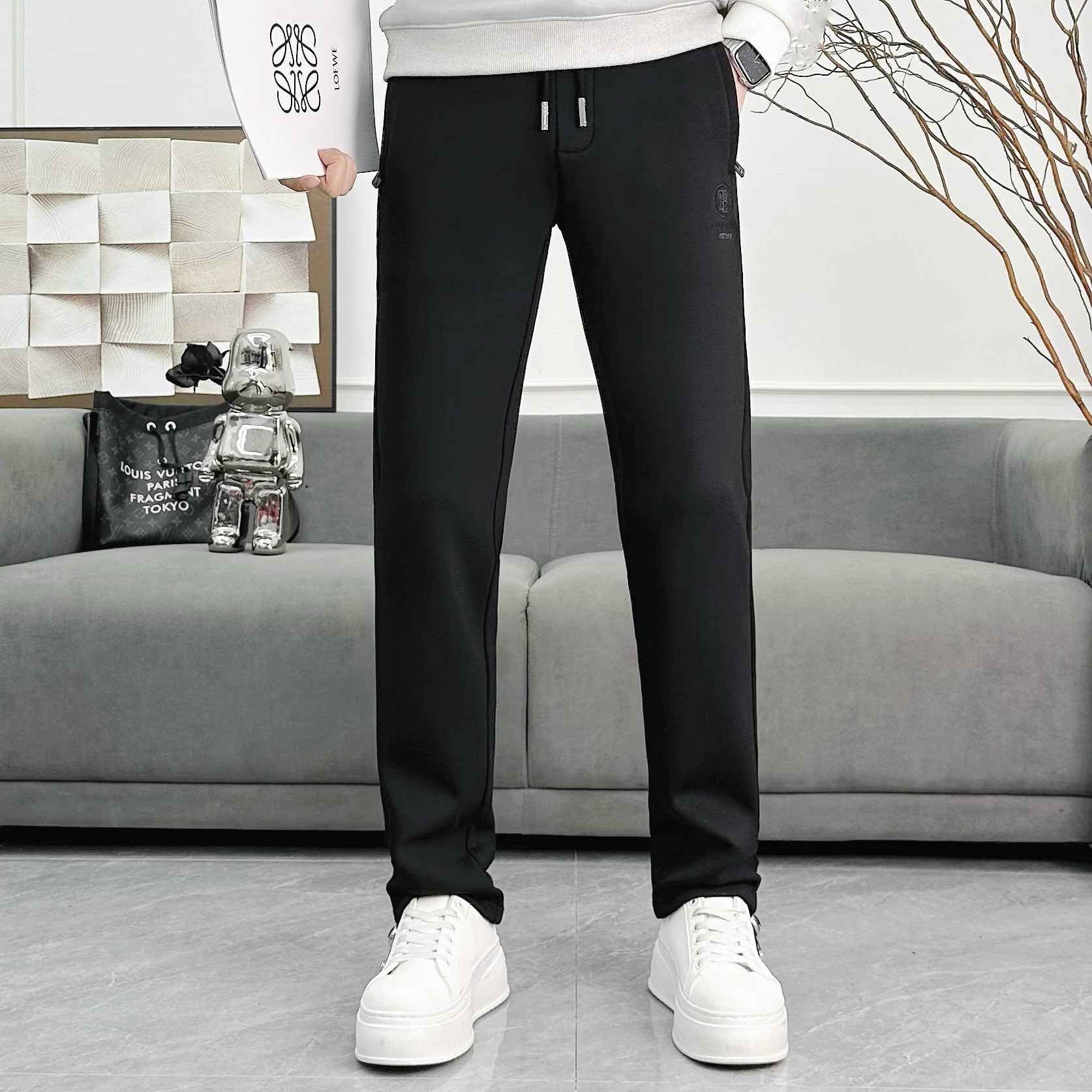 The 2025 new autumn and winter skinny casual pants, sweatpants, men's sportswear pants, men's fleece sportswear and casual pants are all versatile details Picture