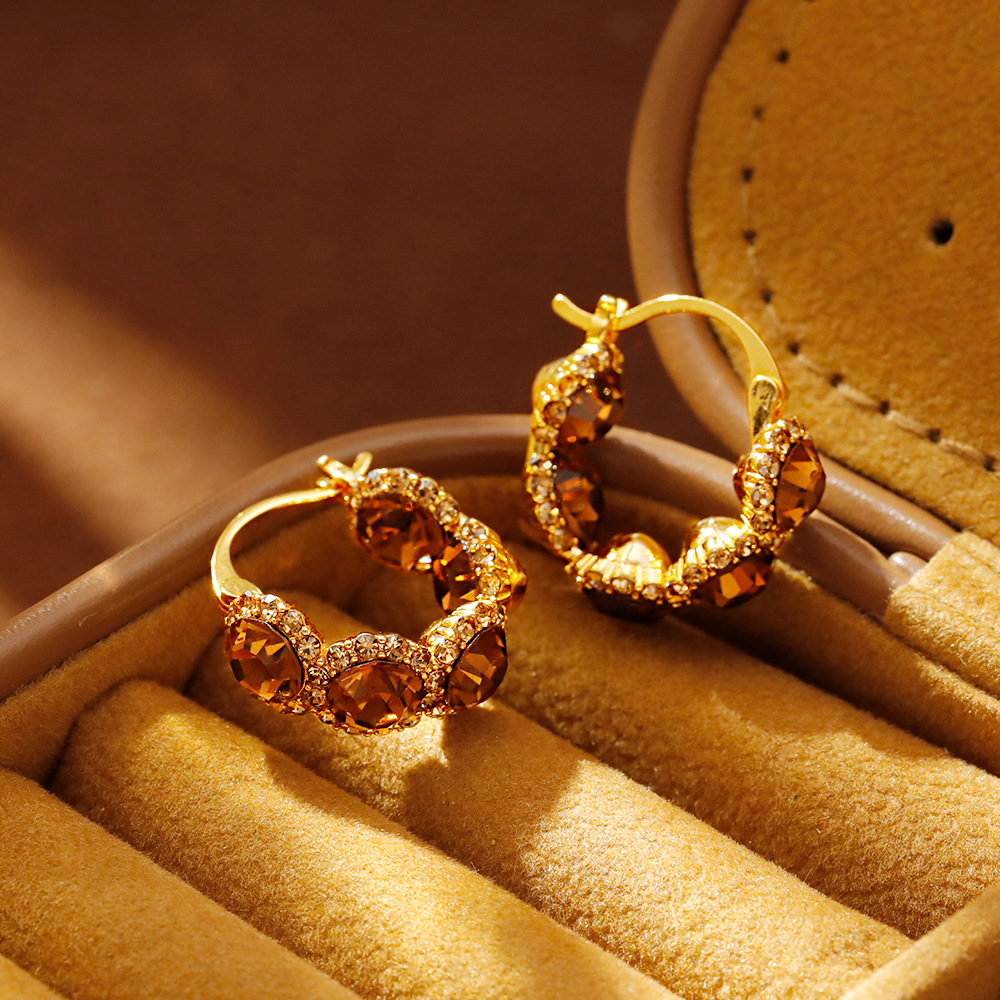 Hyacinth's Douyin live stream bestseller retro Hong Kong-style zircon circle ear buckles, with a unique design sense, light luxury and high-end fashion earrings for women details Picture