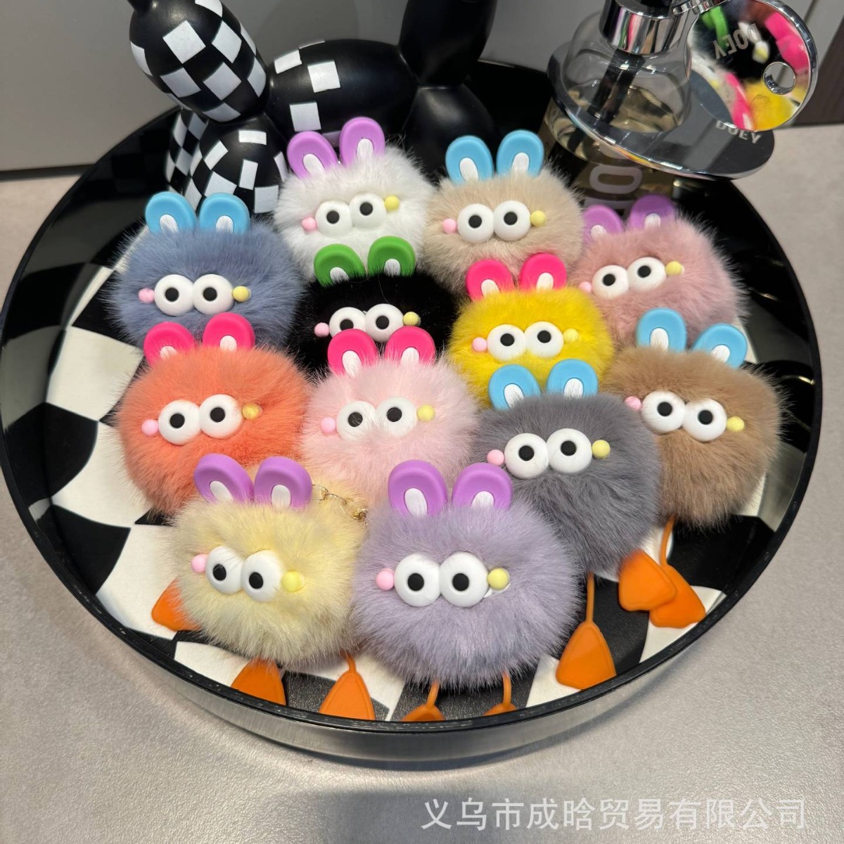 可爱小鸭子精灵獭兔毛小煤球汽车钥匙扣挂件网红毛绒球书包包挂饰