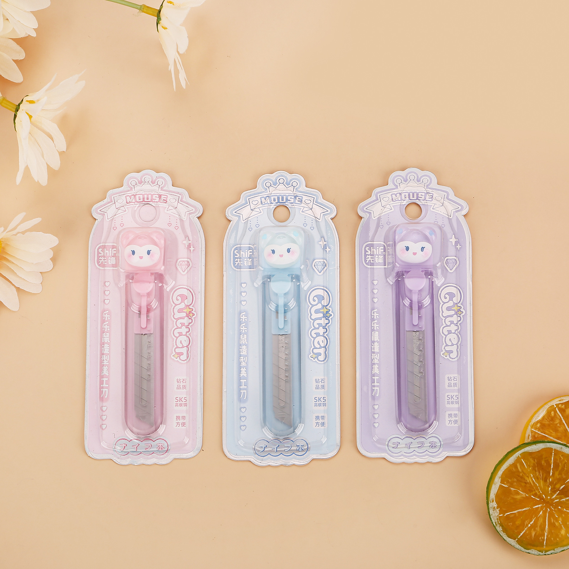 Pioneer 8177 cartoon utility knife, parcel opening knife, paper cutting knife, wallpaper knife, hand knife, widely used by students Item Picture