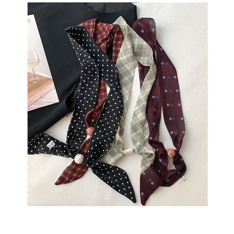 The new checkered scarf for spring/Summer 26 features a Korean long silk scarf with polka dot retro decoration and a stylish color combination that is versatile for daily use details Picture