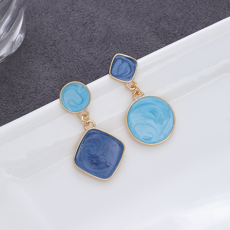 Tiffany Blue ear clips with no perforations, a unique feminine charm, niche mosquito-repellent incense plate earrings, and a light luxury design of ear studs Specification image