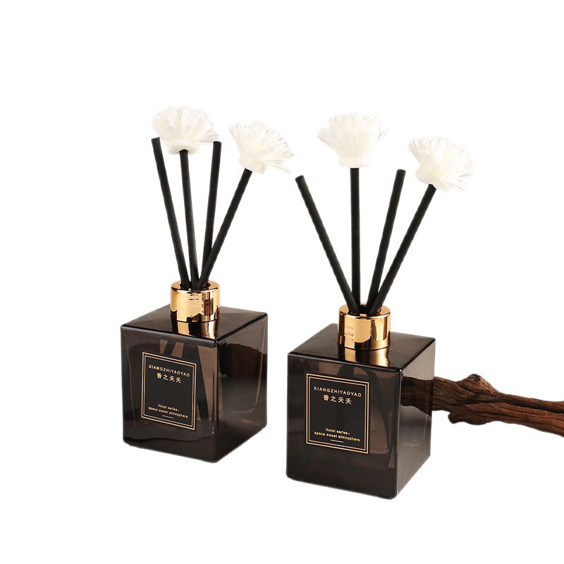 Household flameless aromatherapy essential oil, indoor toilet deodorizing, aromatherapy air freshener, bedroom long-lasting fragrance Application Scenario
