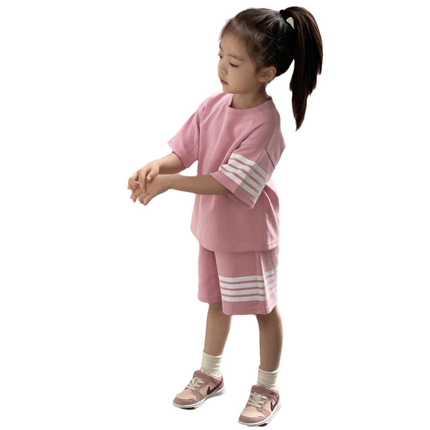 Summer sports Set for Boys and Girls 2025 New Style Korean casual Children's two-piece set, short-sleeved T-shirt, wide-leg pants Item Picture