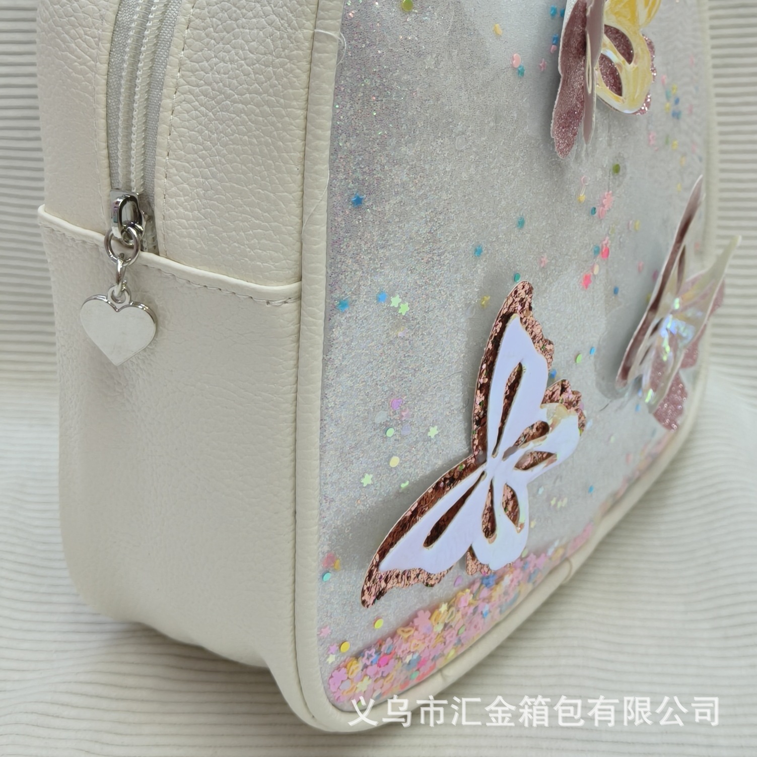 现货批发女童闪粉流沙书包 马卡龙色蝴蝶爆款幼儿园迷你双肩包 Application Scenario