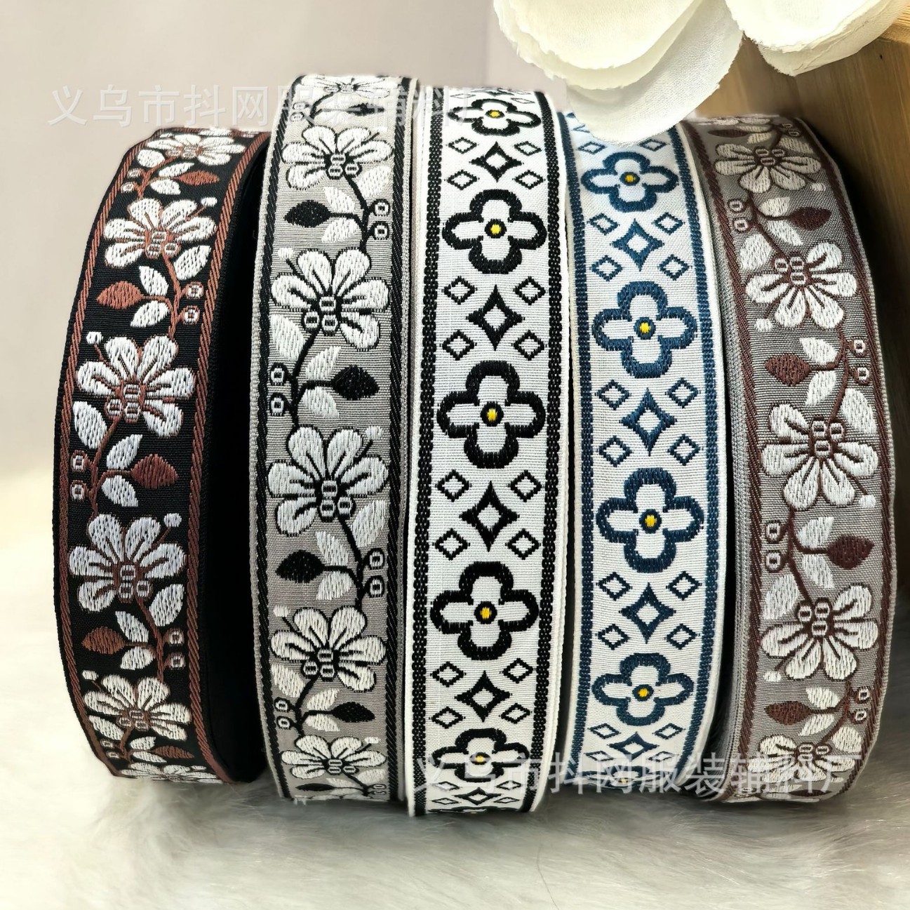 Wholesale of 3cm new ethnic-style jacquard ribbons, performance costumes, hair accessories, gift boxes, packaging ribbons and embroidered ribbons details Picture