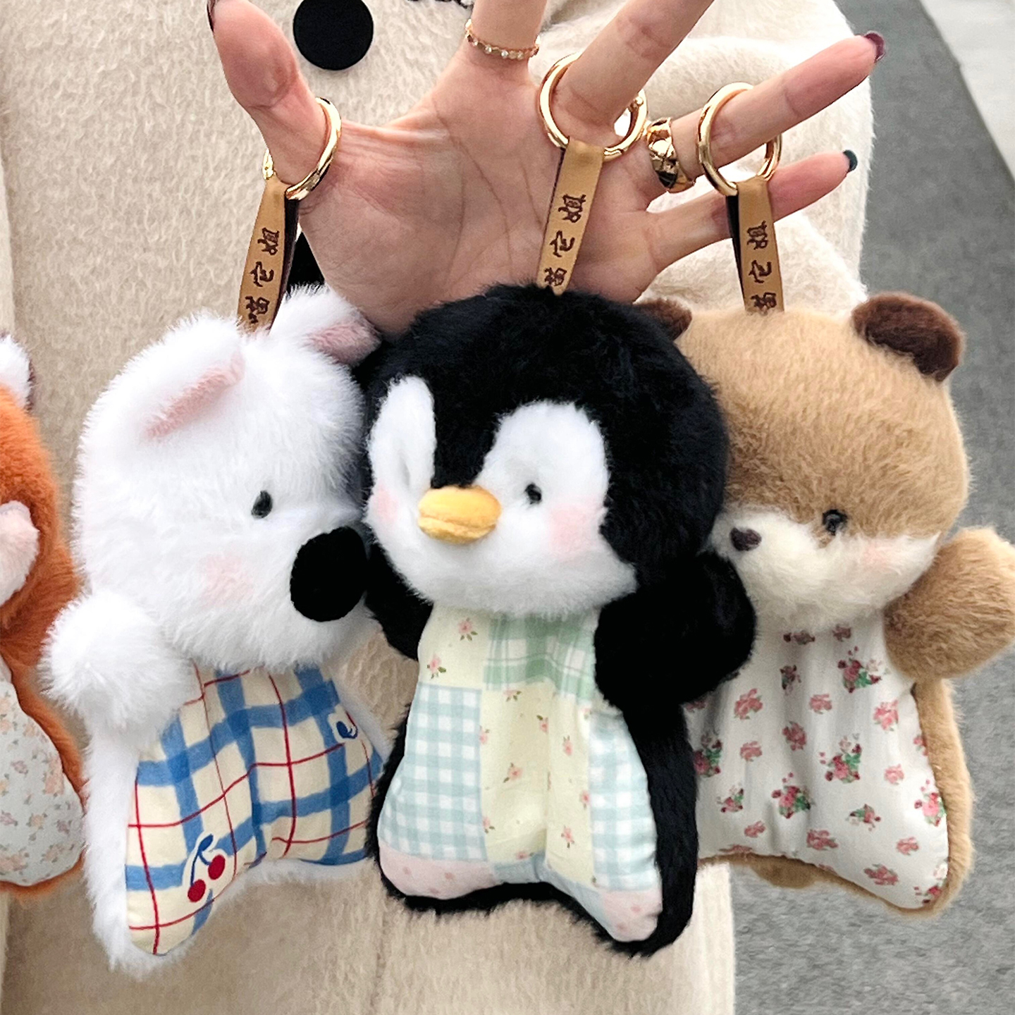 毛绒公仔、玩偶、娃娃实物图