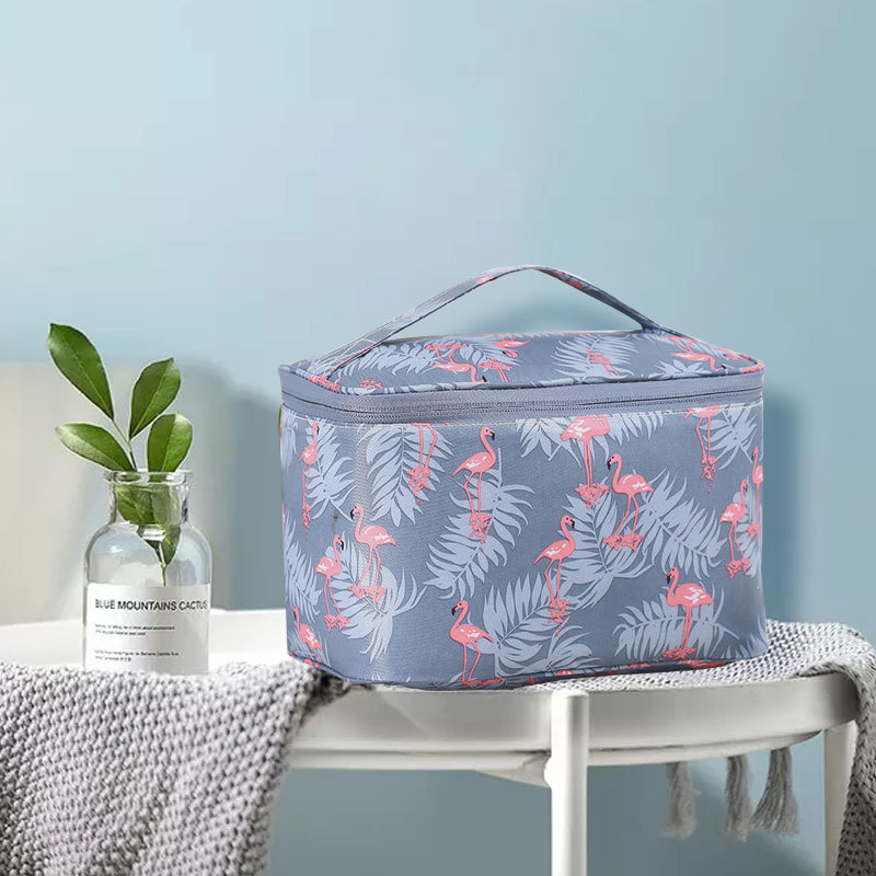 New ins Korean version portable travel makeup bag, large capacity, cute canvas bag, storage bag, fashionable and high-end hand-carry details Picture