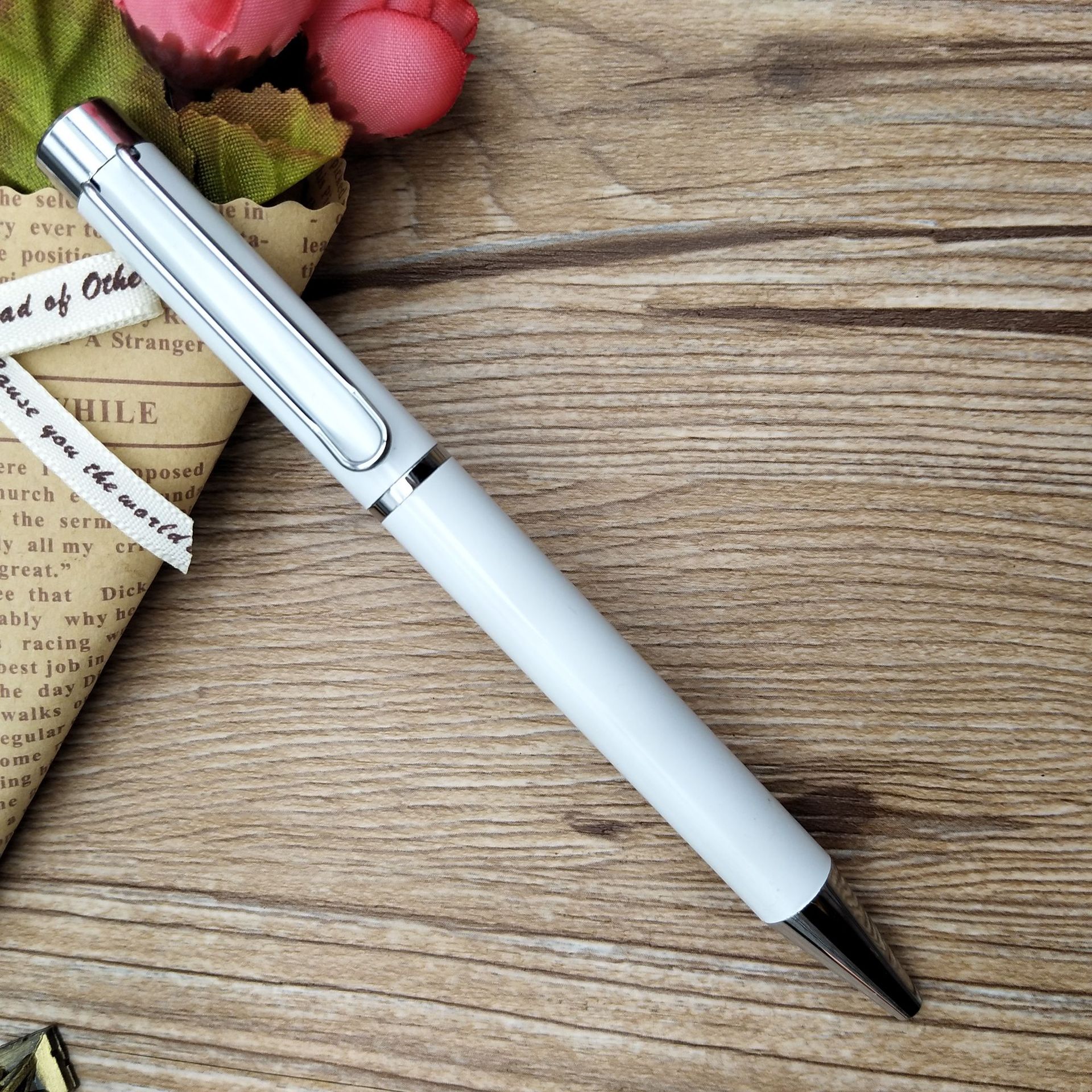 Wholesale of new metal ballpoint pens, advertising pens, rotary ballpoint pens and gift pens from the manufacturer Item Picture