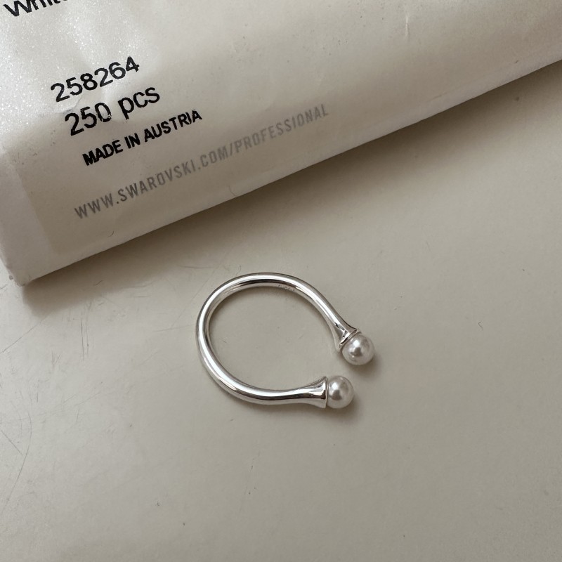 S925 sterling silver Korean version pearl ring with a niche design sense. Wholesale of the InstagS-style ring by a Korean blogger Application Scenario