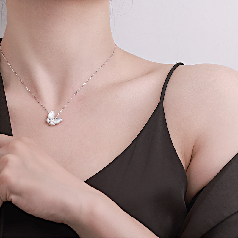 s925 Silver Mother-of-Pearl Butterfly Necklace for women, European and American fashion style, versatile animal pendant collarbone chain, one-piece delivery Application Scenario