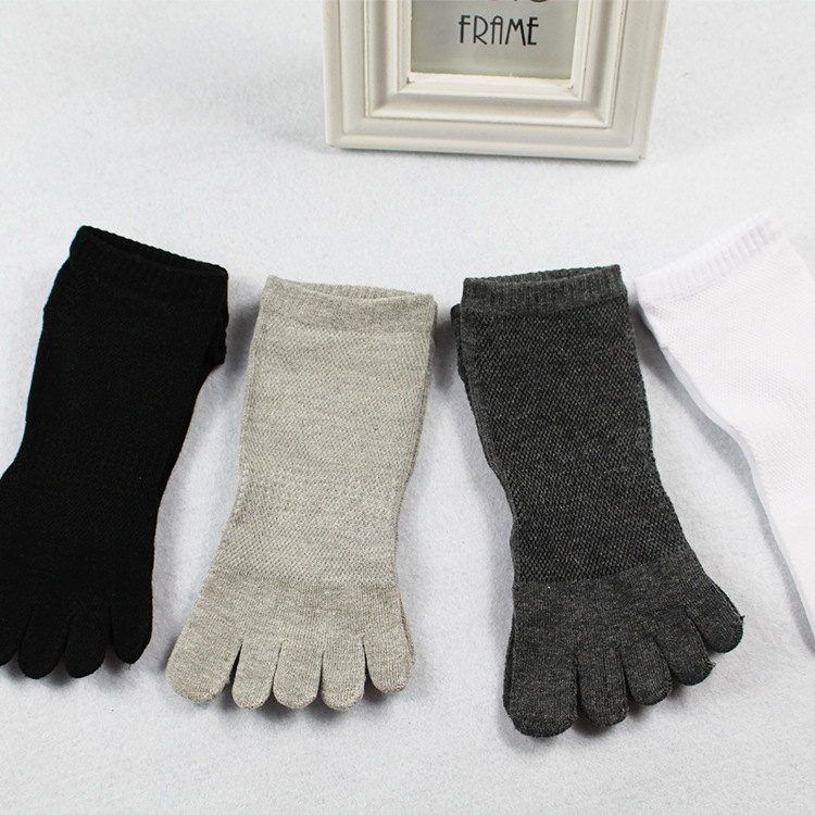 Spring and summer new sporty and casual men's socks, mesh breathable five-toed socks, short pure cotton comfortable split-toe socks for men wholesale details Picture