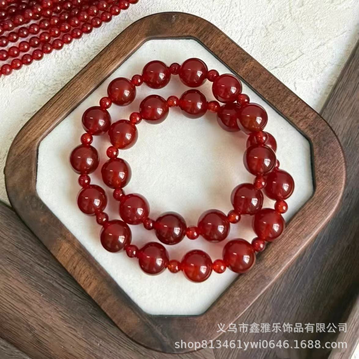 DB Red Bead bracelet, rice beads, wooden beads and other fashionable and simple women's bracelet accessory gift Item Picture