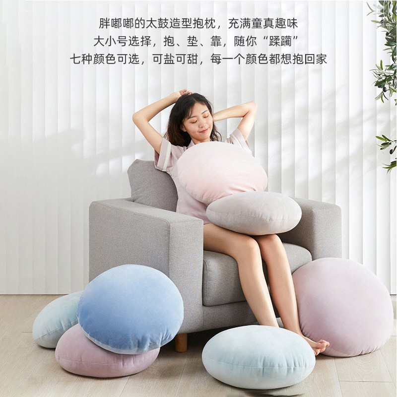 Simple and fashionable, solid-colored round seat cushion and throw pillow, solid color, super soft, comfortable and breathable cushion, Japanese and Korean style chair cushion Application Scenario