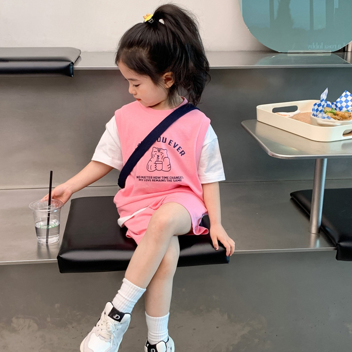 Summer children's clothing for girls, two-piece short-sleeved T-shirts, casual shorts, baby sets, Huzhou Zhili children's clothing trend details Picture