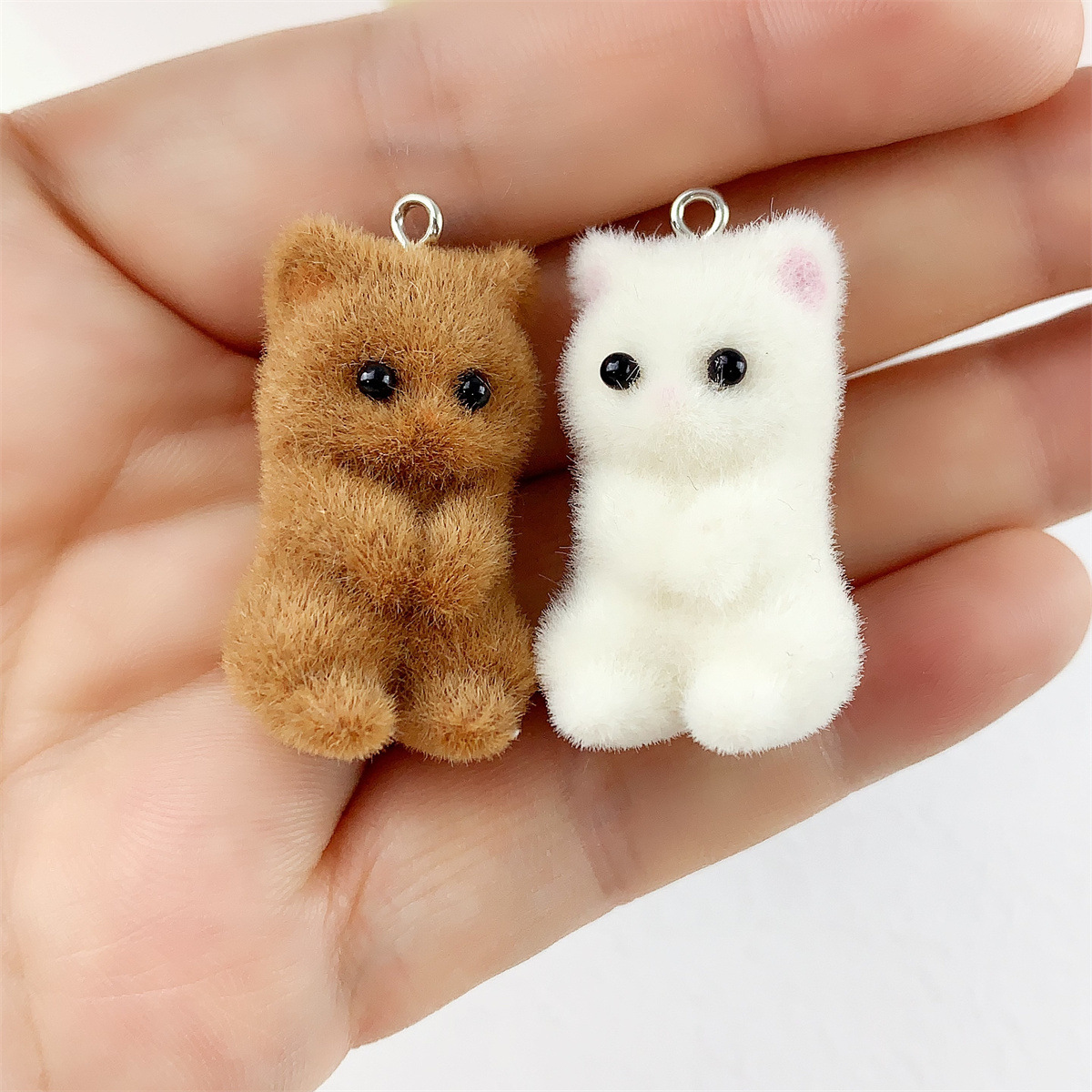 Resin flocking three-dimensional cartoon cute colorful kitten animal pendant DIY handcrafted accessory material Item Picture