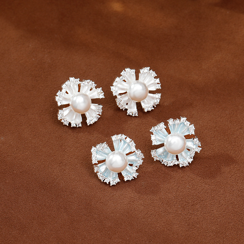 Light luxury and elegant French zircon pearl flower earrings 2026 new style, elegant silver needle stud earrings, high-end earrings for women