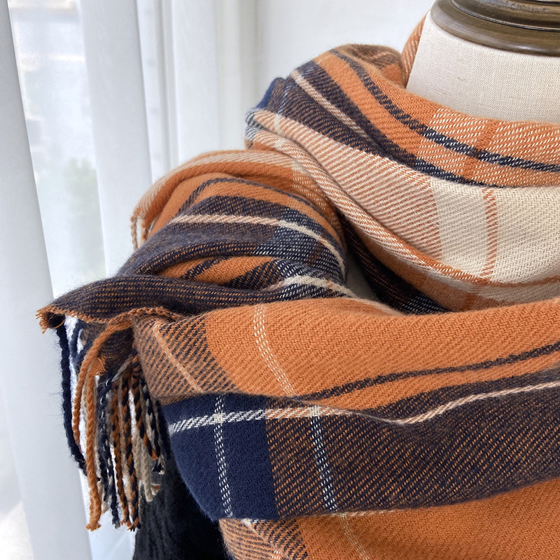 Wholesale of one-piece checked scarves for women in autumn and winter, Korean retro shawls, Japanese student-style faux cashmere warm tassel scarves, wholesale from street stalls Application Scenario