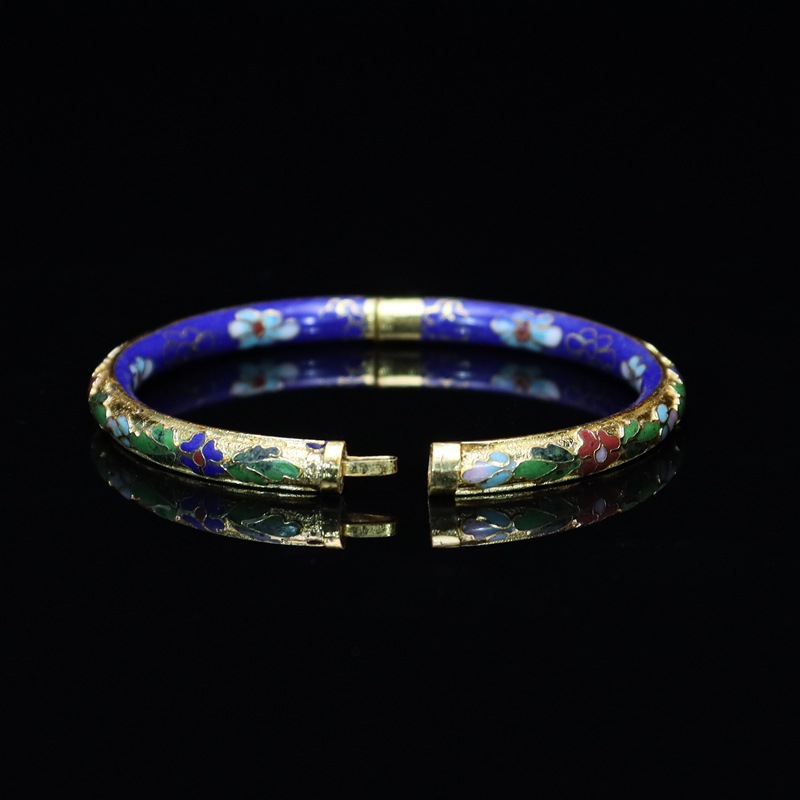 Beijing Cloisonne vintage collectibles, classical ethnic style copper body cloisonne enamel jewelry, gold base open bracelet details Picture