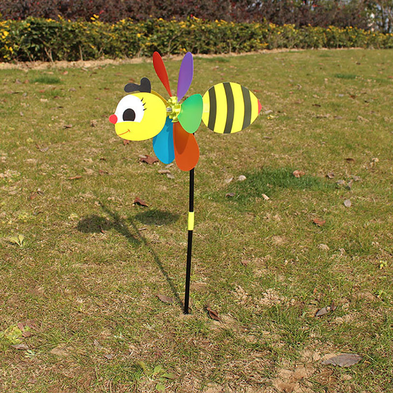 The new seven-color cartoon animal three-dimensional windmill children's toy plastic diy windmill is a hot-selling toy windmill in the scenic area Application Scenario