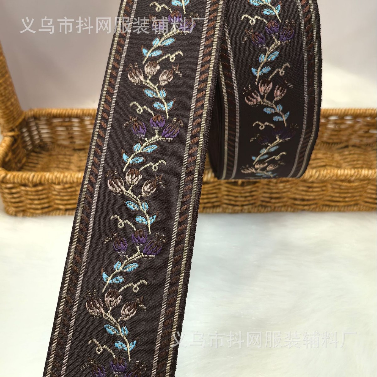 4-6 CM التطريز الوطني مع مجموعات من أغلفة المجاملة وقطع غيار للملابس المسرحية Specification image