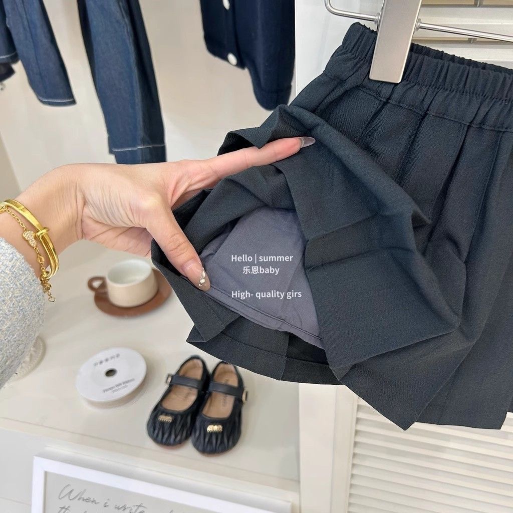 مجموعة من قمصان الريحية القصيرة اللون من كلية البنات في الربيع والصيف 2025 Item Picture