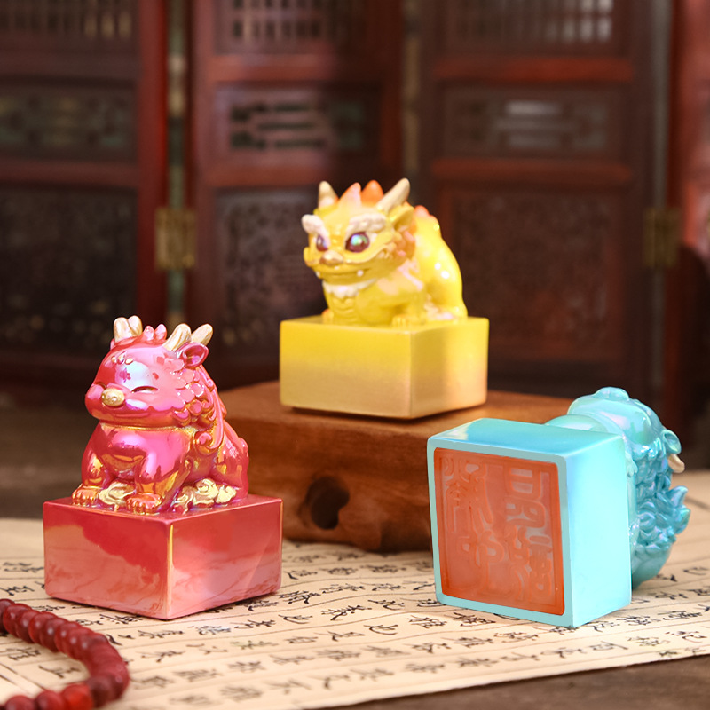 Shangsen's best-selling products: Emperor's Seal Blind Box, Auspicious Beasts, Jade Seal, Seals, Auspicious Wealth Attraction, Small Table Ornaments, handicrafts, toys Application Scenario