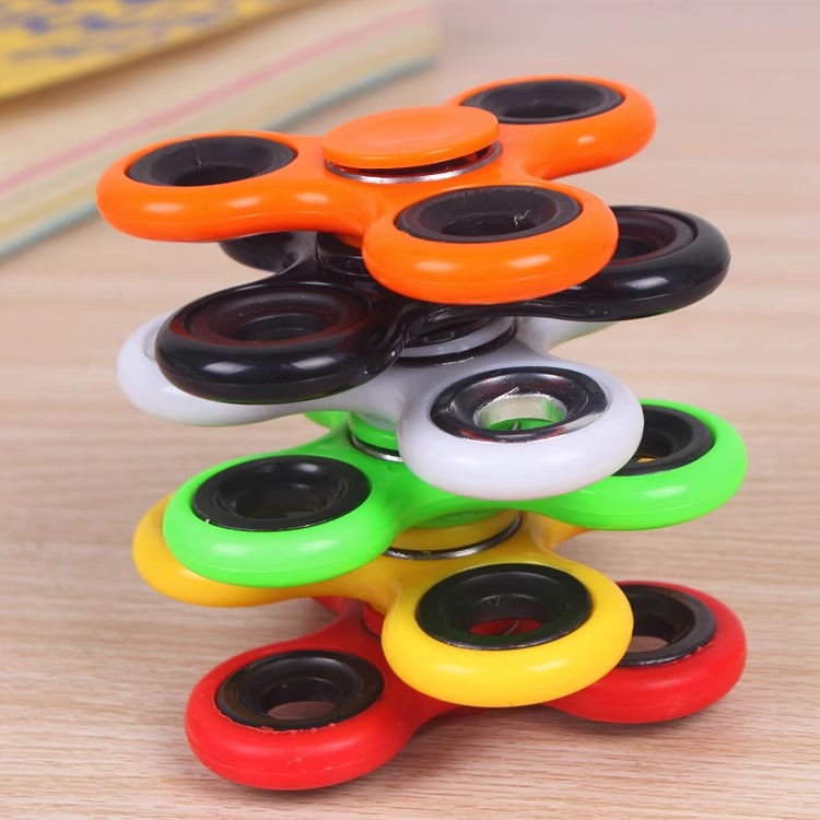 A stress-relieving wonder, children's fidget spinner, a high-speed metal finger spin for an extremely long time, a venting toy for boys and adults Application Scenario