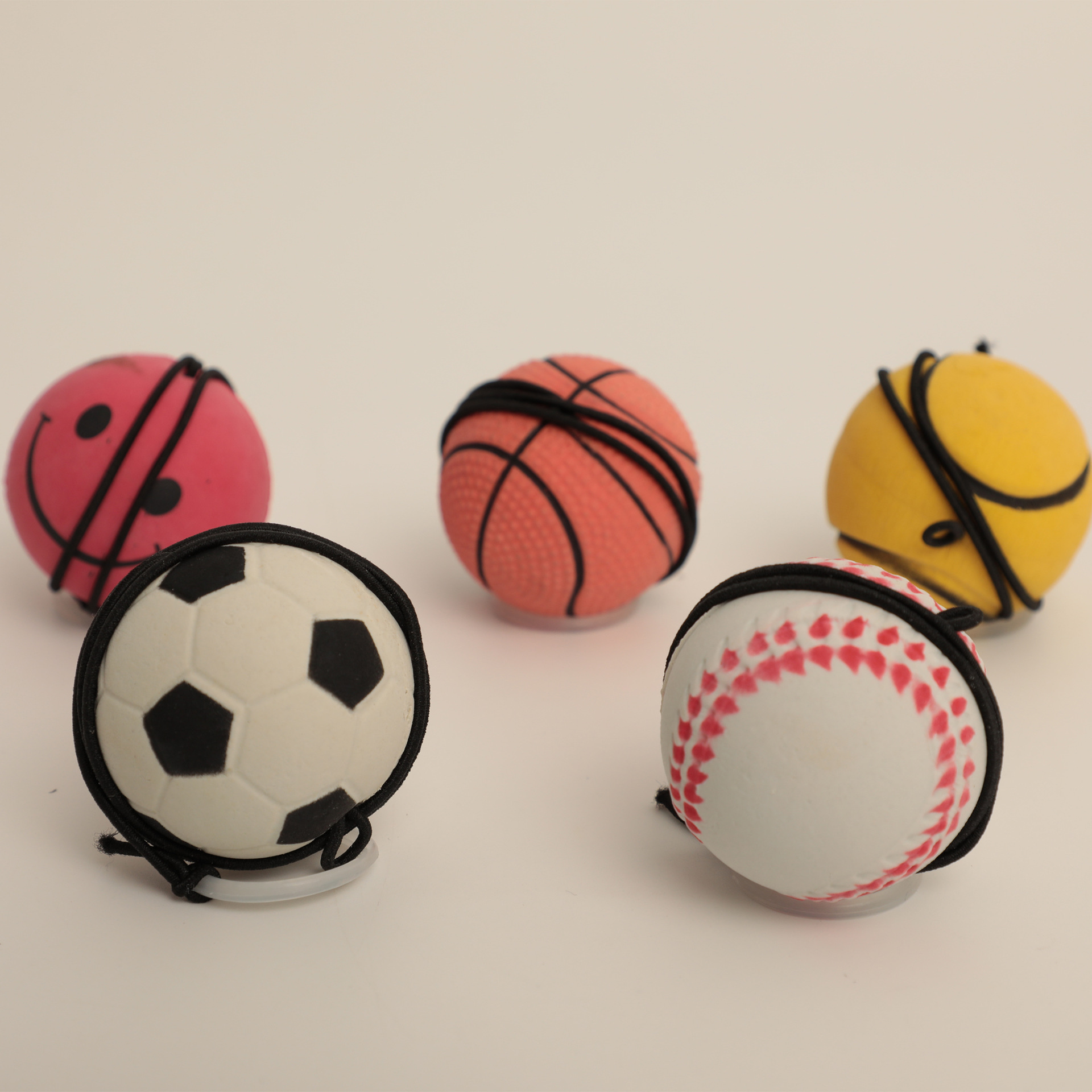 Pequeño libro rojo búsqueda caliente juguetes para niños paletas baloncesto fútbol juguete de bola elástica juguete de goma disponible al por menor disponible al por mayor Specification image