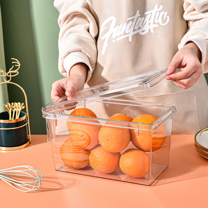Refrigerator storage box with lid and handle, large-capacity fresh-keeping box for storing vegetables in the refrigerator, household kitchen organizing and storage box Application Scenario