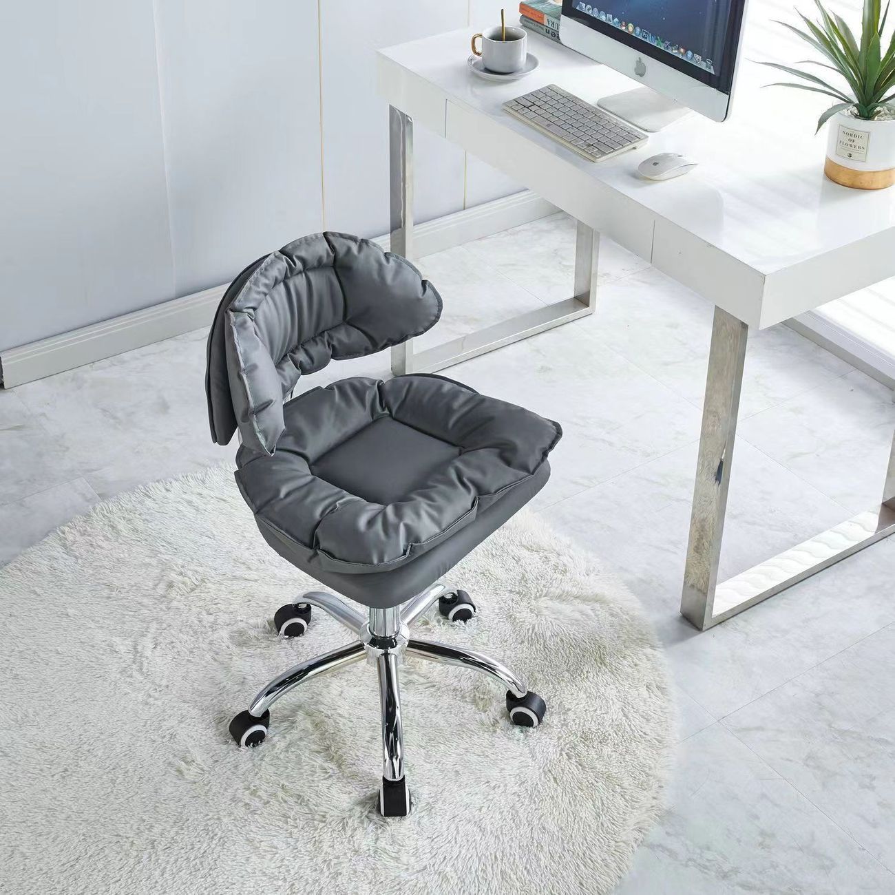Bar stools, home adjustable backrest chairs, front desk cashier lumbar support high stools, negotiation chairs, rotating and adjustable cloud chairs Application Scenario