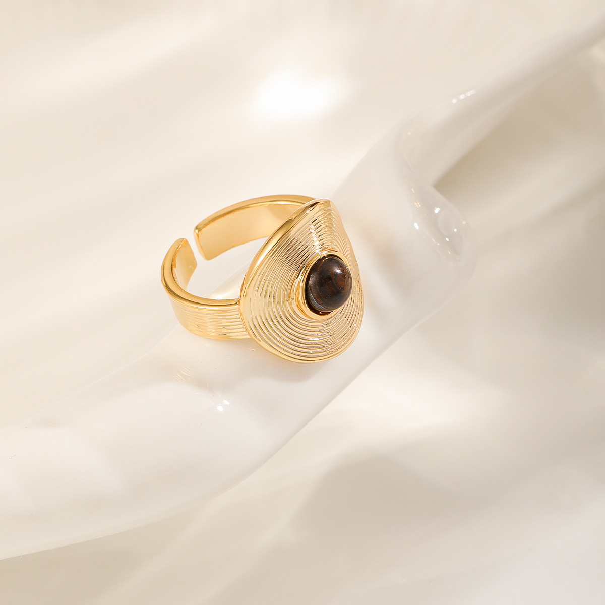 Nasha Cross-border exclusive Maelad-style ring with natural stone inlay, a niche, high-end, and light luxury women's ring Specification image