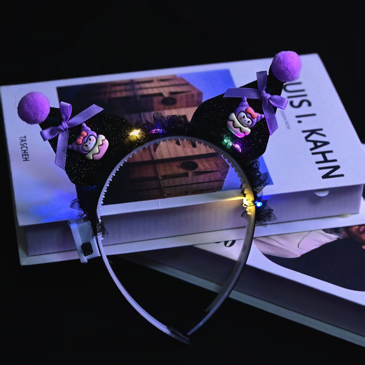 Princess Lolita Kumi's headwear is a cute headband for taking photos. It's a perfect hair band that won't strangle or break your hair Application Scenario