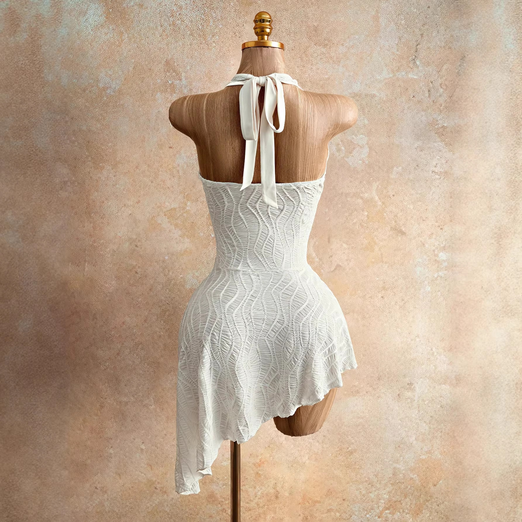 A new white textured fabric off-the-neck deep V-belt irregular sexy dress for women from Amazon, Europe and America Specification drawing