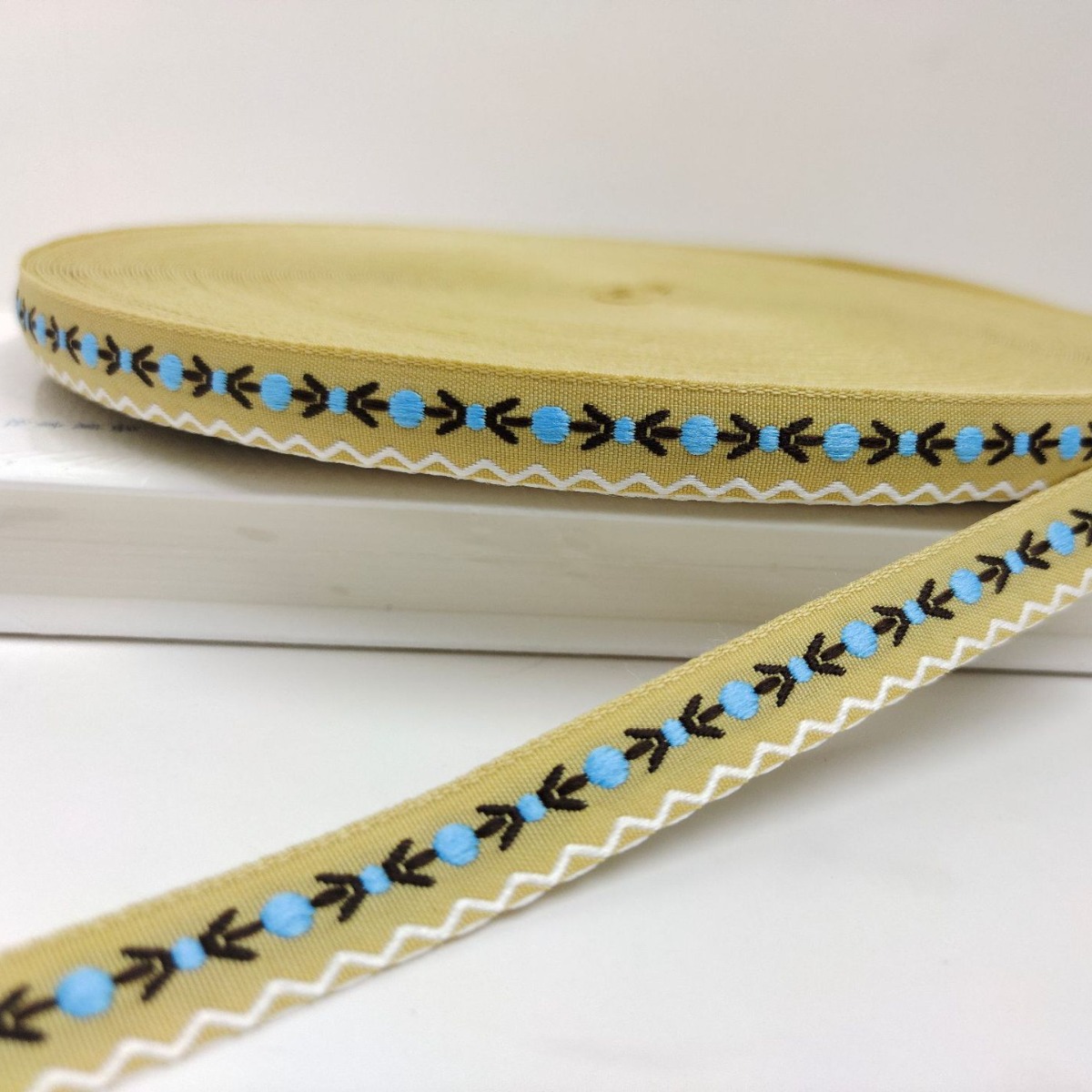 1.2cm black ear-trimmed bow webbing, ethnic style webbing, hair accessories, headwear webbing, ethnic clothing and accessory lace Application Scenario