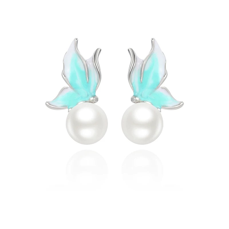 Xuping French imitation pearl Oil Drip series butterfly stud earrings, elegant and gentle, with a gradient color for autumn and winter earrings for women Item Picture