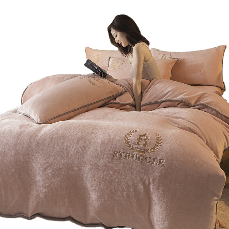 The pink plush bedding set is warm, comfortable, soft and cozy. It includes bed sheets, quilt covers, bedspreads and bedding combinations Item Picture