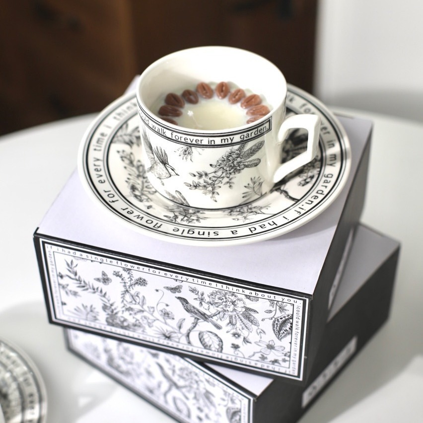 Aromatherapy candles, niche French retro cups, floral afternoon tea, coffee cups and plates, as gifts and souvenirs details Picture