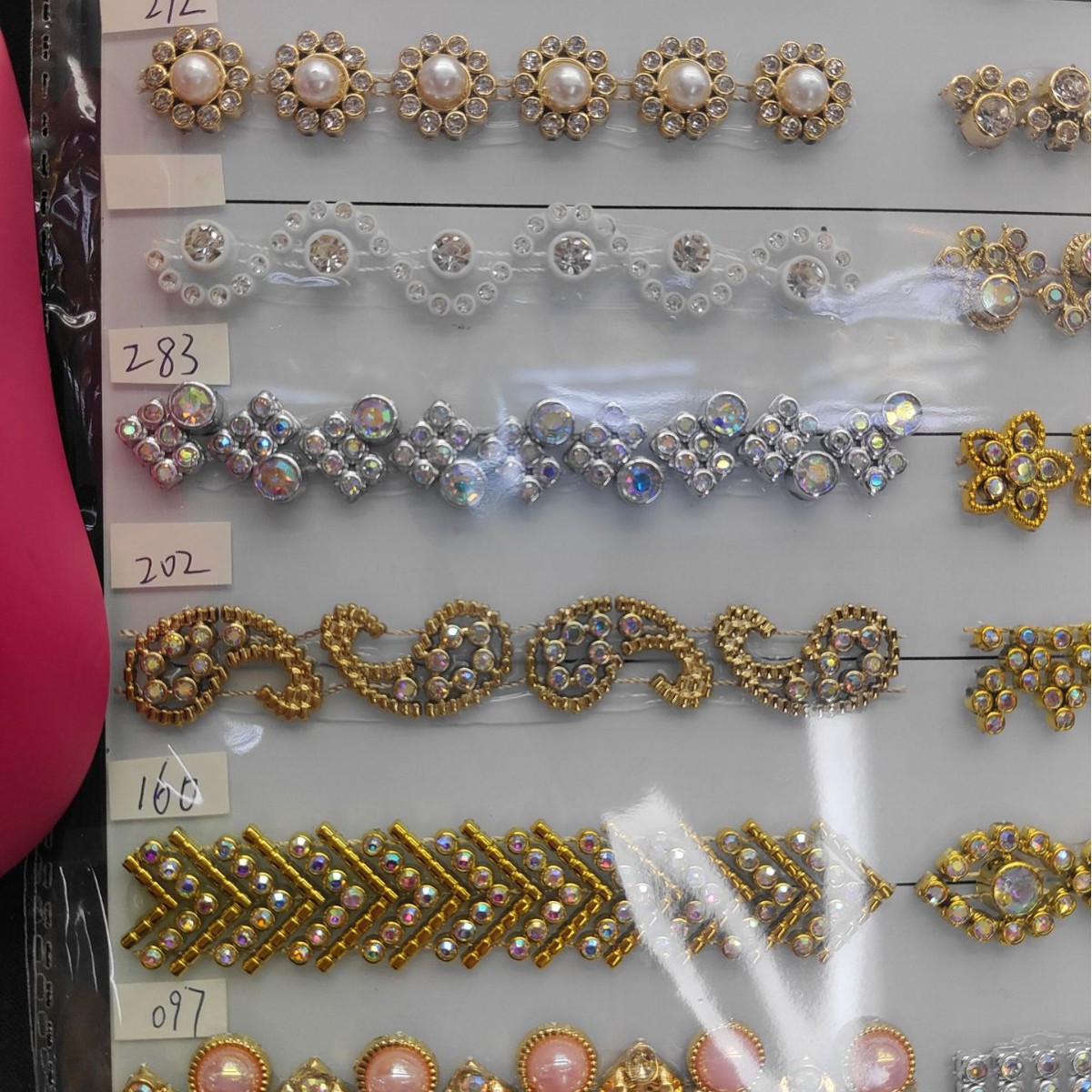 Nuevos diamantes brillantes accesorios ropa accesorios decorativos materiales auxiliares diy cosido a mano ropa nacional accesorios cadenas de diamantes Application Scenario