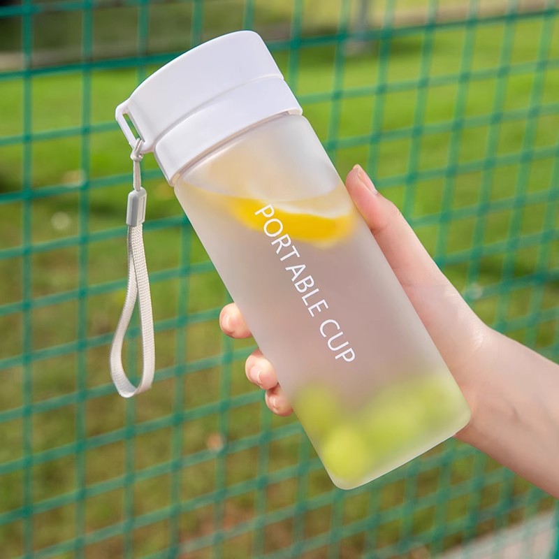 Plastic cups, large capacity water cups for male and female student couples, durable, simple and sporty Korean-style portable cups, high appearance level