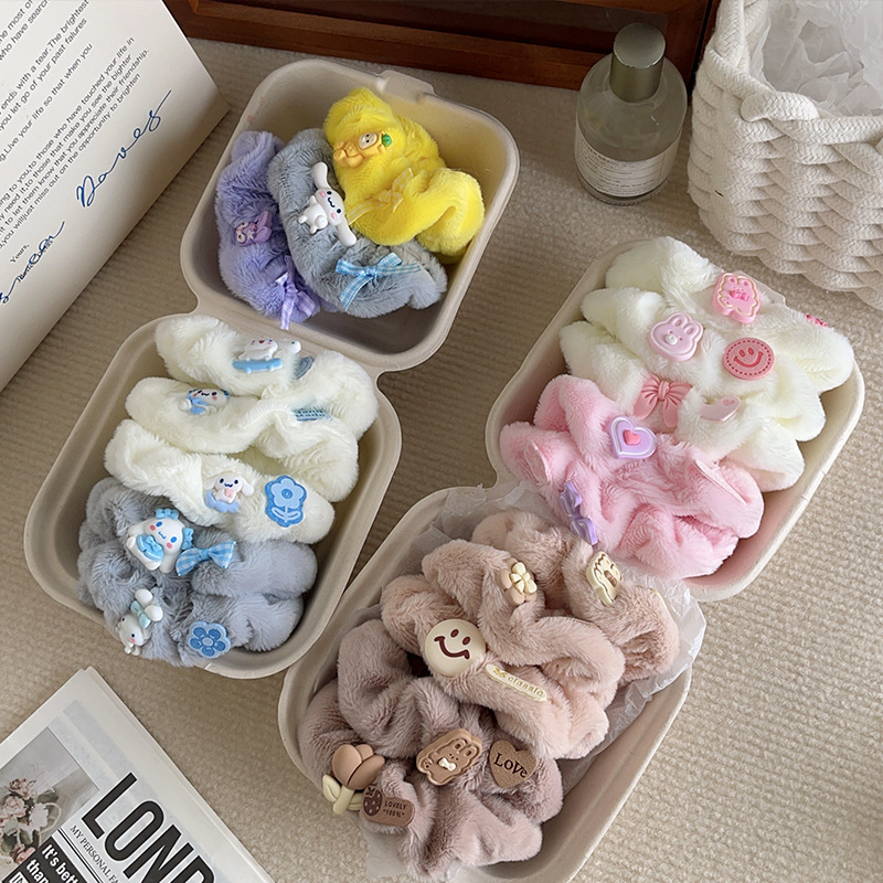 秋冬新款卡通毛绒大肠发圈少女可爱萌头绳蝴蝶结毛毛皮筋发饰批发