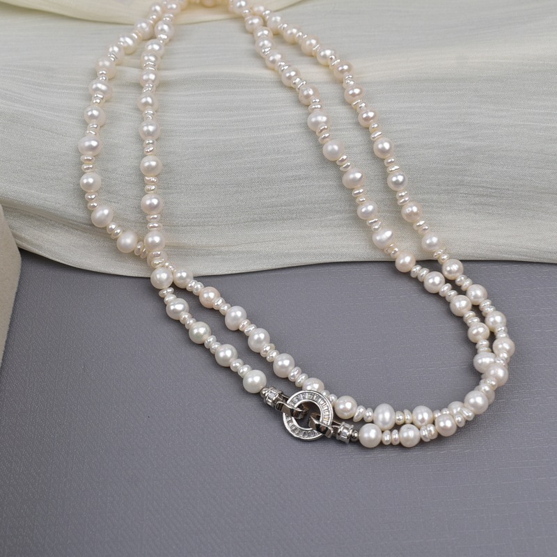 Double-layer natural freshwater necklace for women, a new bestseller in 2025, exudes a sense of high-end, elegant, and niche light luxury sweater chain details Picture