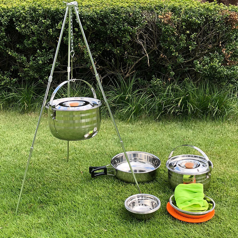 Stainless steel pot sets for outdoor 6-8 people, camping cookware, kettles, gas stoves, portable equipment, tableware, camping Application Scenario