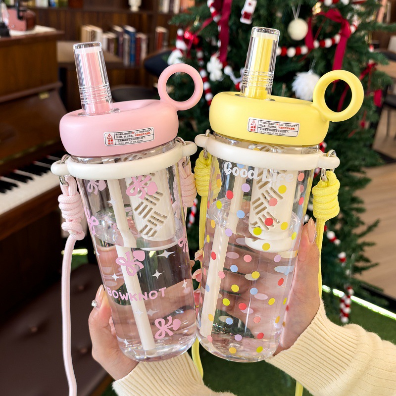 Pink and red straw cup, children's plastic water cup, cartoon slanted cross cup details Picture